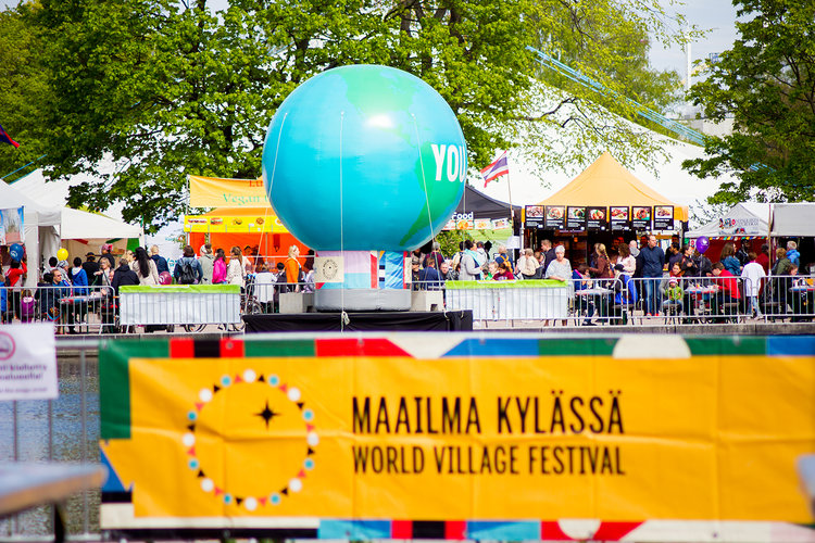Maailma kylässä -festivaalia vietetään Helsingin Kaisaniemessä 26.-27.5.2018. Kuva: Jani Savolainen