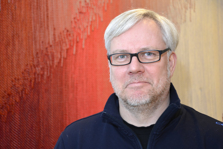 Petri Lehtisalo on Leppävaaran seurakunnan johtava diakoni. Hän on erikoistunut auttamaan paihdeongelmaisia.