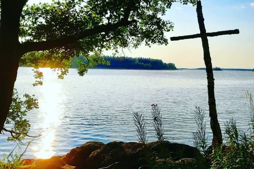 Meren ja taivaan välillä