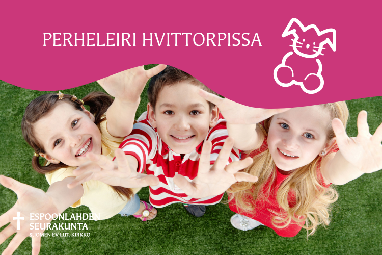 Kolme lasta kurkottaa kohti kameraa.