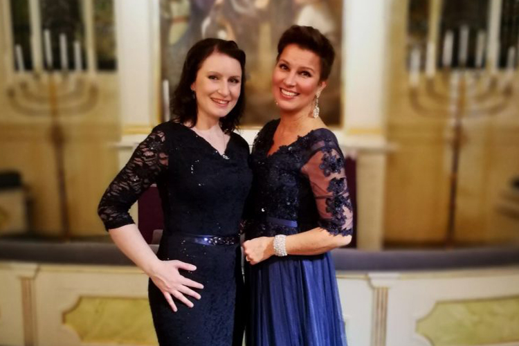 Arja Koriseva ja Minna Lintukangas: Lauluista Voimaa - Enkelin Silmin Arja Koriseva ja Minna Lintukangas: Lauluista Voimaa - Enkelin Silmin