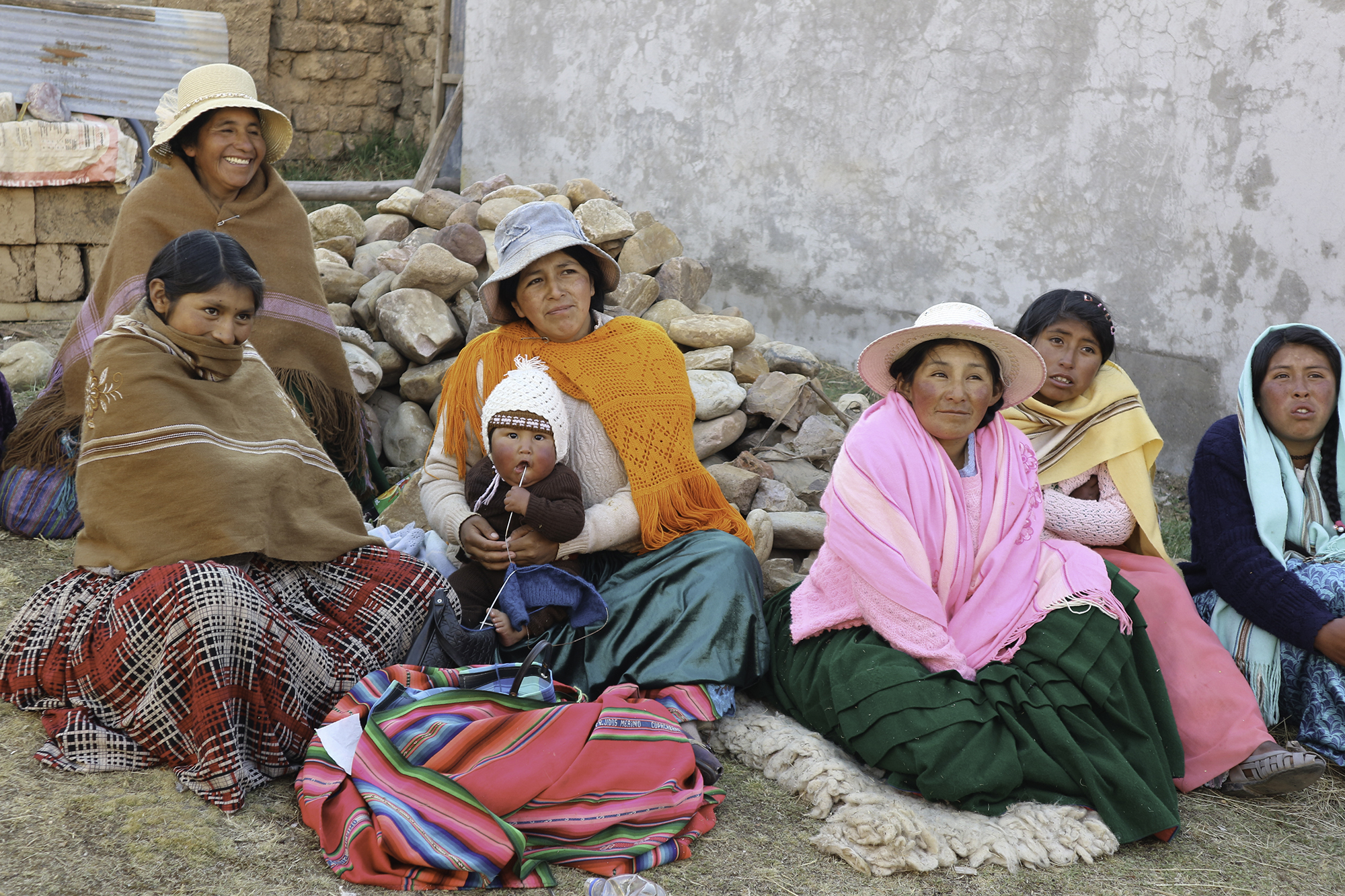 Boliviassa vahvistetaan naisia toimimaan oikeuksiensa puolesta ja kehitetään toimeentulolähteitä naisten ta...