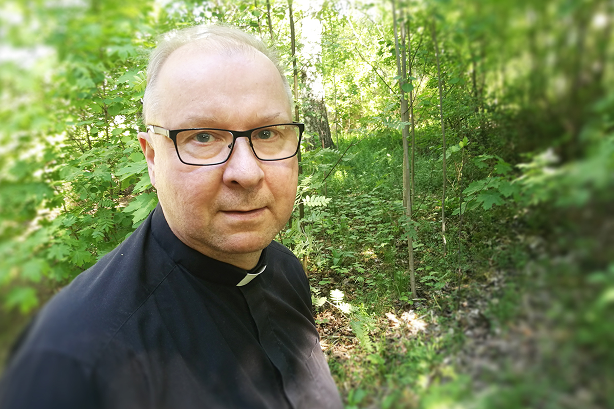 Ossi Tervonen työskentelee pappina Tapiolan seurakunnassa.