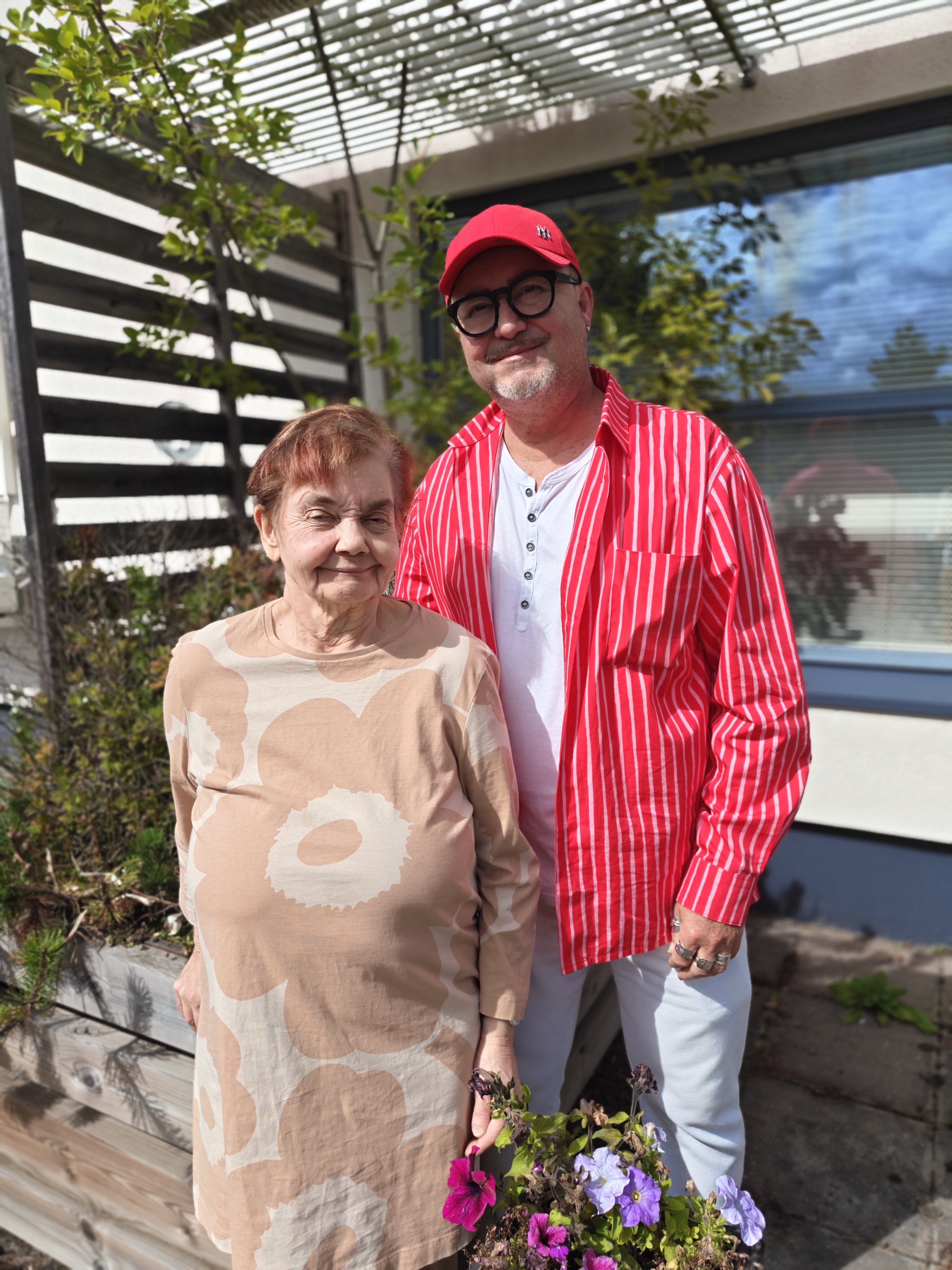 Irmeli Kuitusen taidenäyttely Tapiolan kirkolla. Avajaiset 14.9. klo 18.